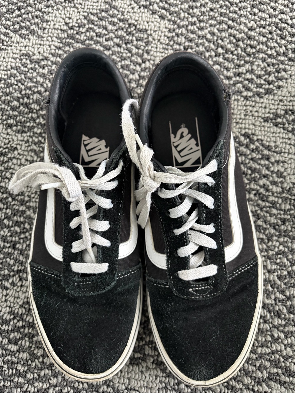Vans women’s Black & White Old Skool Sneakers